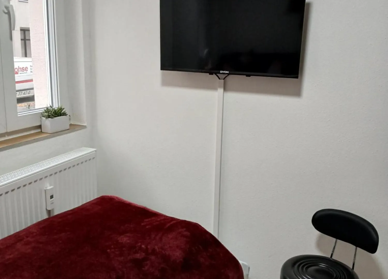 Апартаменты Modernesminizimmer-Stadtnah-Selfcheckin-Parkplatz Нюрнберг Германия