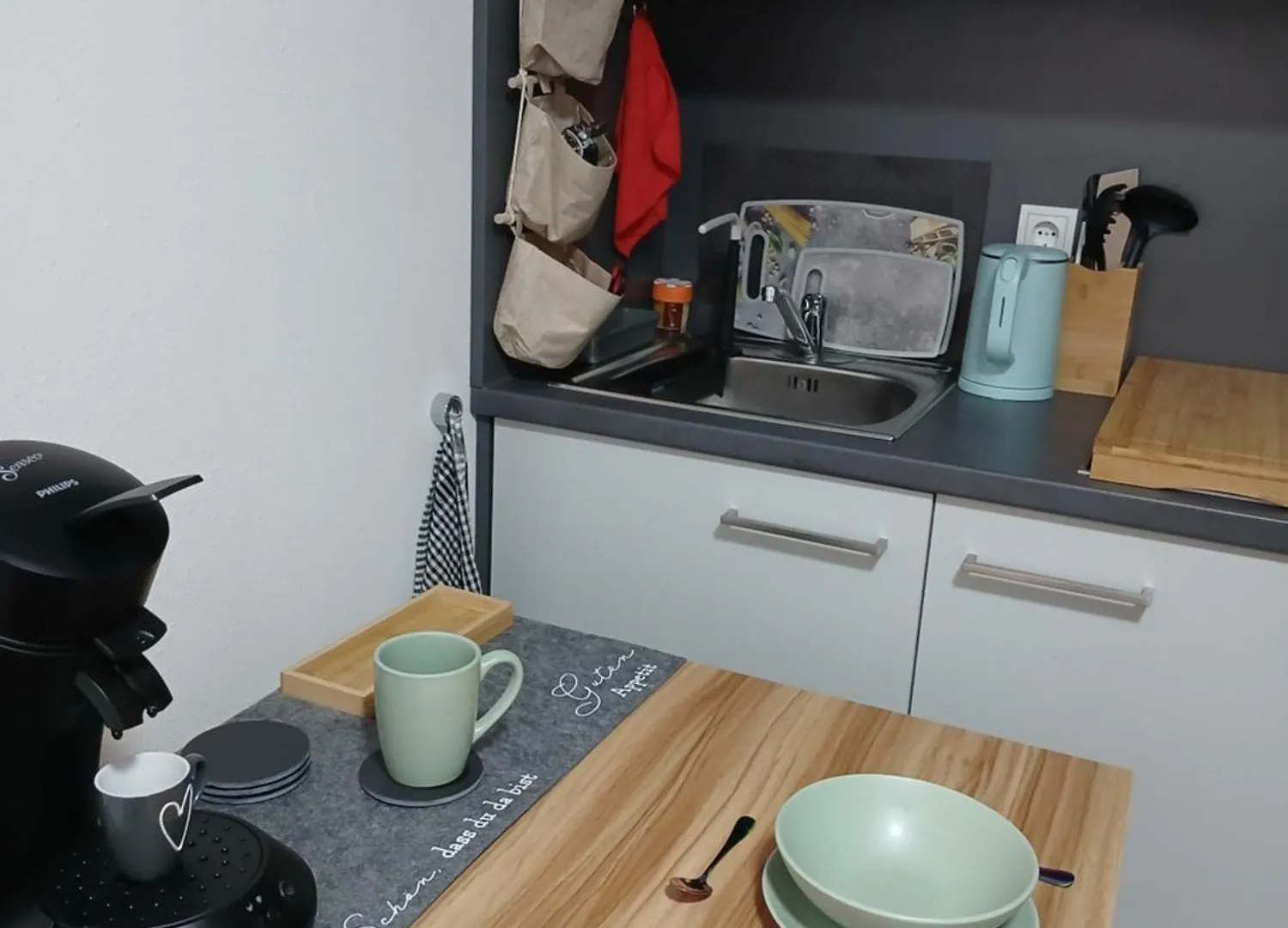 Апартаменты Modernesminizimmer-Stadtnah-Selfcheckin-Parkplatz Нюрнберг