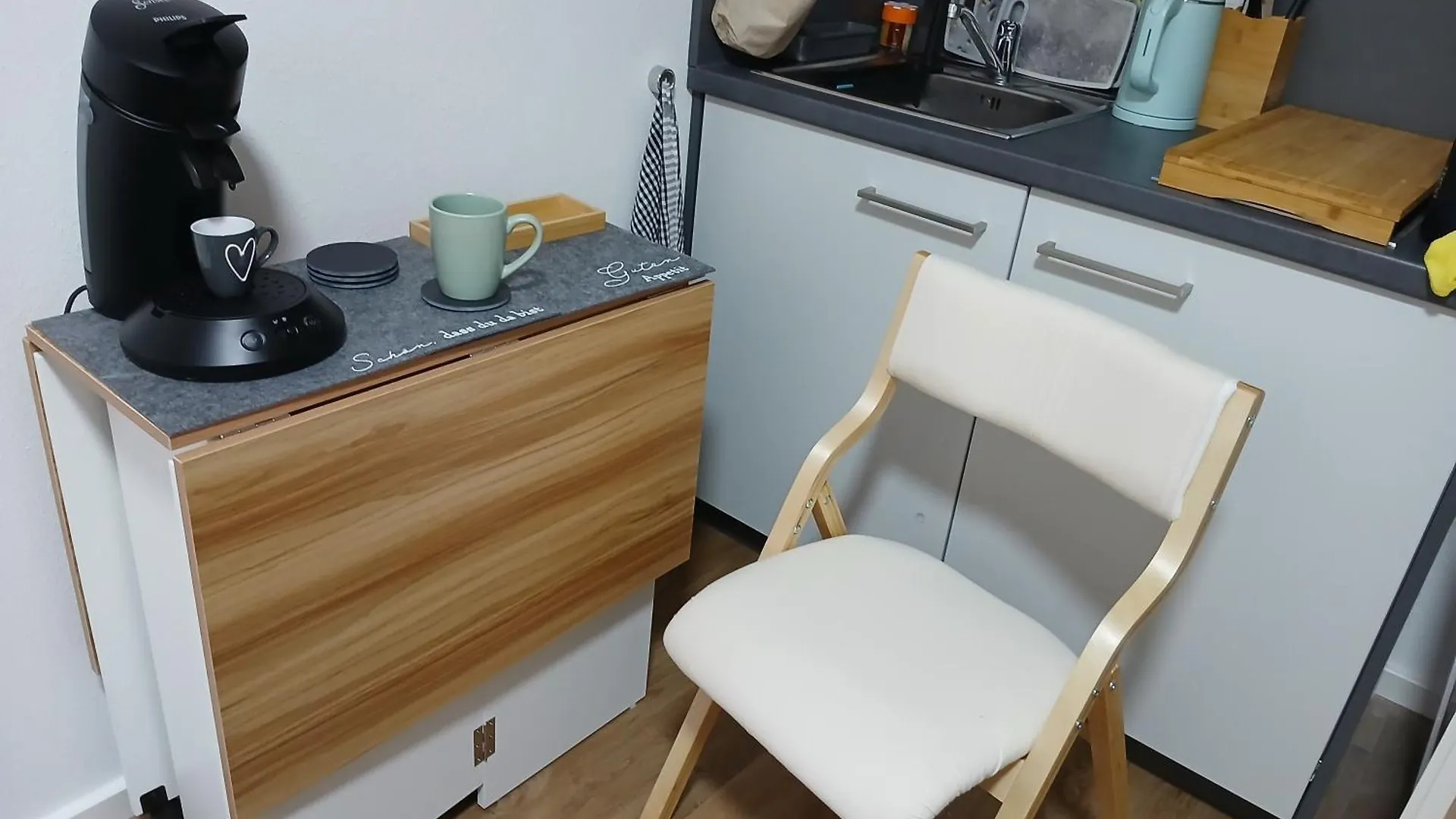 Modernesminizimmer-Stadtnah-Selfcheckin-Parkplatz Нюрнберг 0*,  Германия