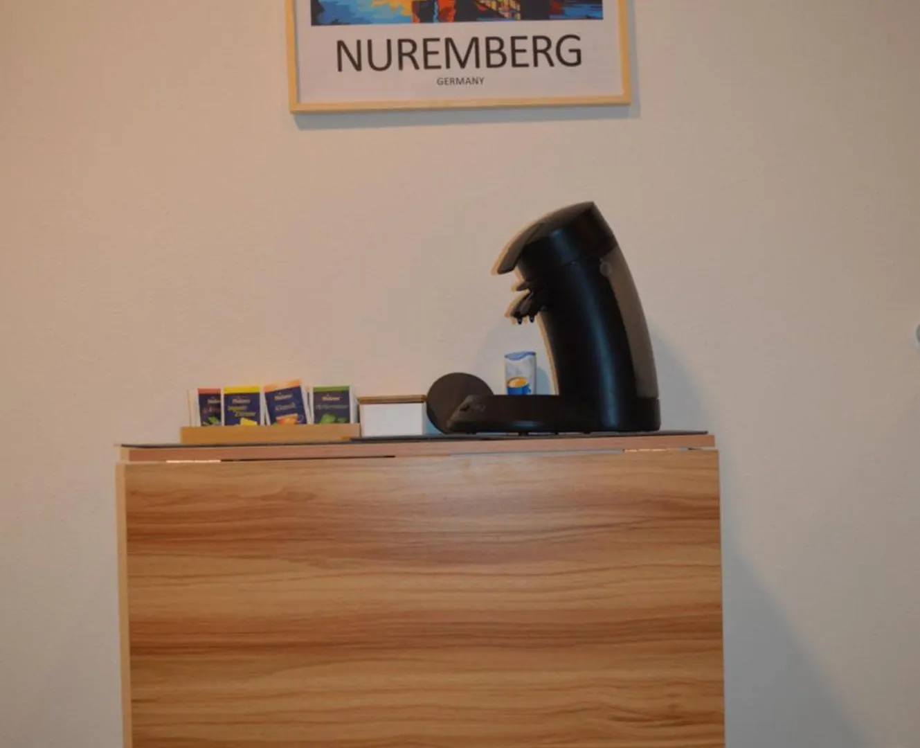 Modernesminizimmer-Stadtnah-Selfcheckin-Parkplatz Nuremberg