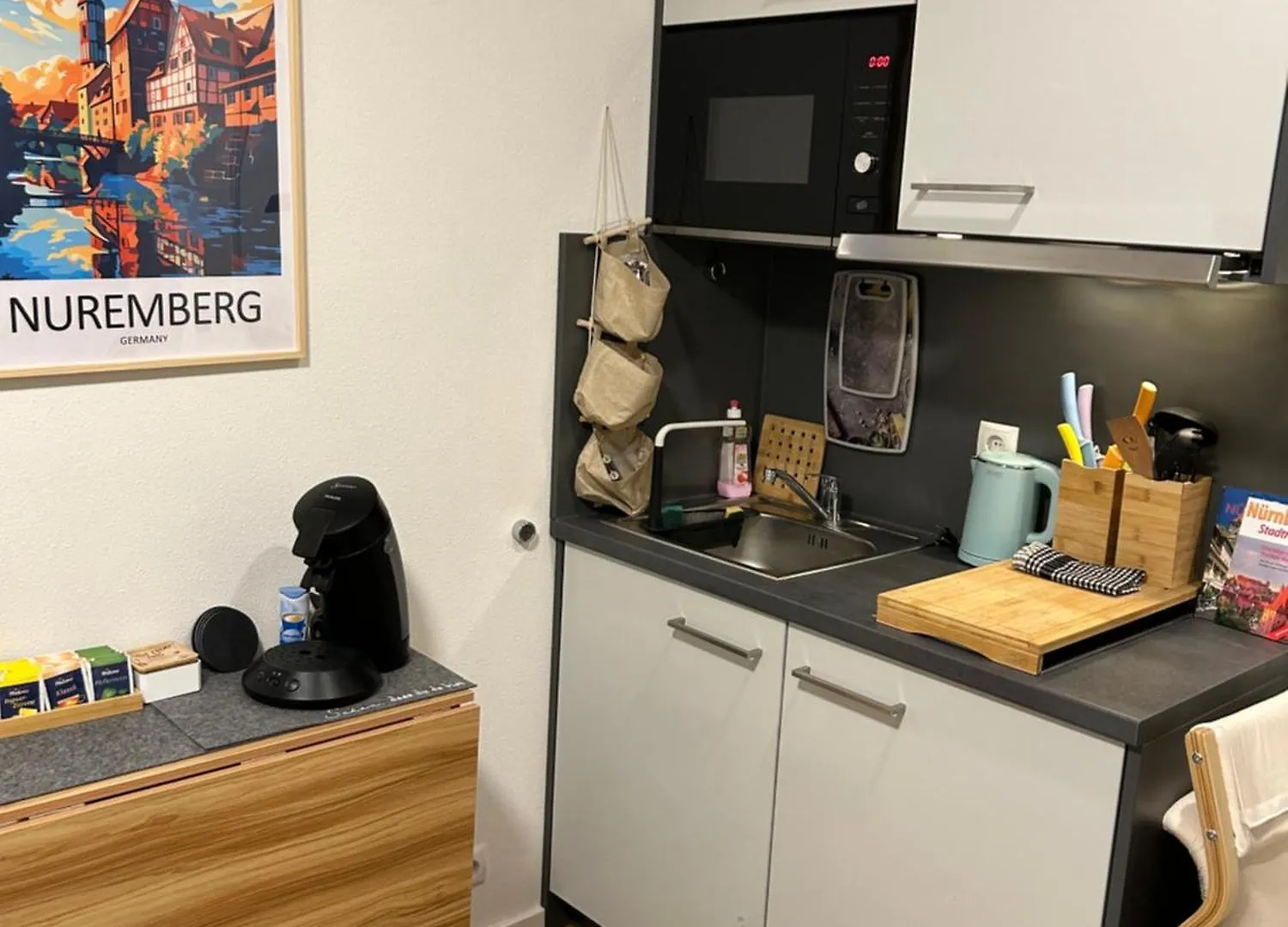 Modernesminizimmer-Stadtnah-Selfcheckin-Parkplatz Nuremberg